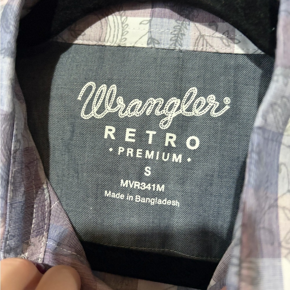 Wrangler button down - Picture 3 of 3
